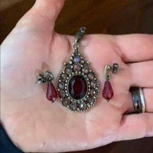 Necklace and earring set